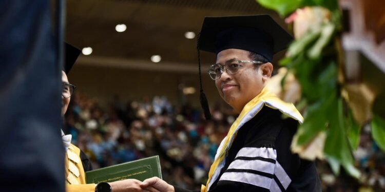 Wisuda Doktoral: Puadi, Anggota Bawaslu RI, Resmi Menjadi Doktor Ilmu Politik