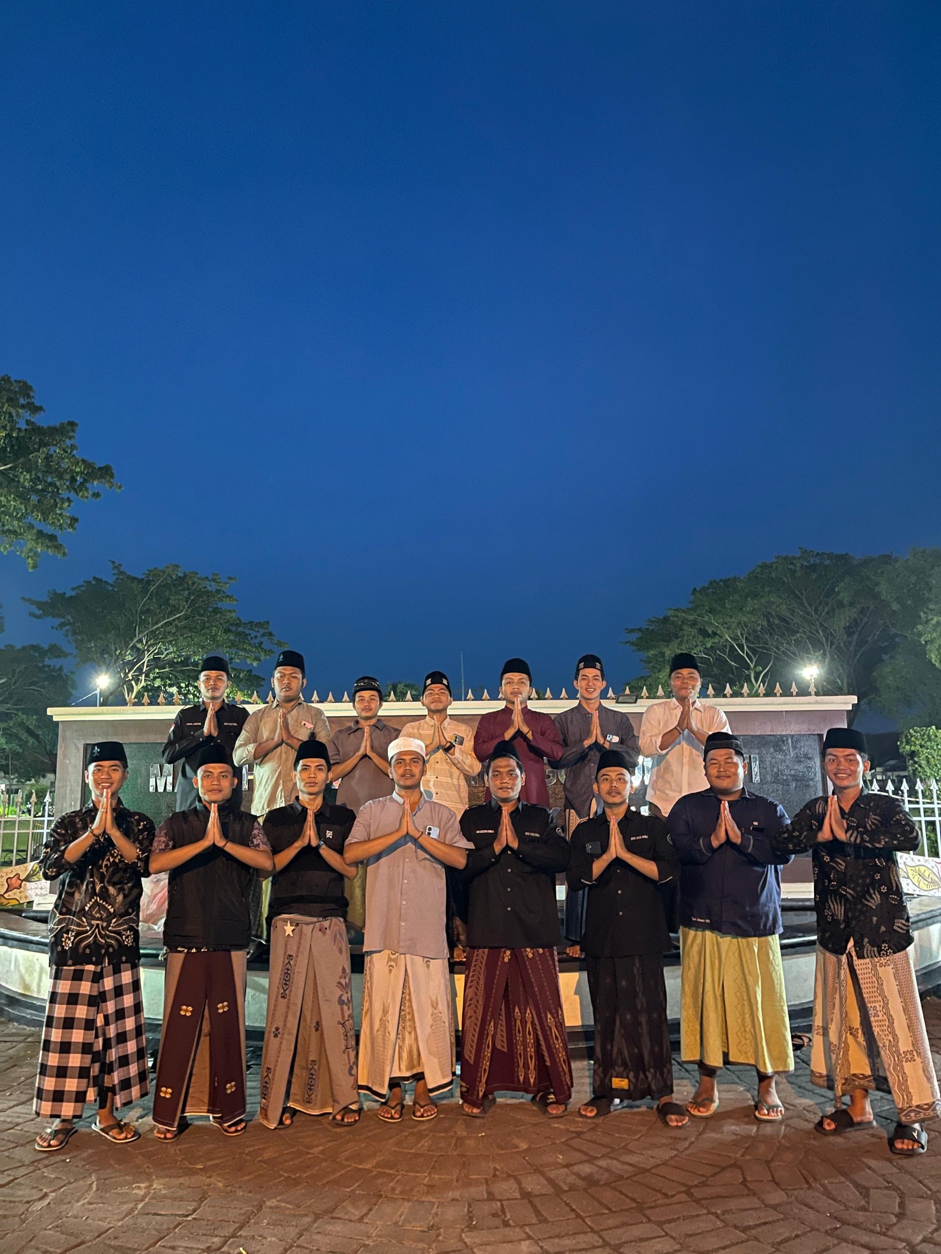 Mahasiswa HTN IDB Pamekasan Gelar Bagi Takjil dan Buka Puasa Bersama