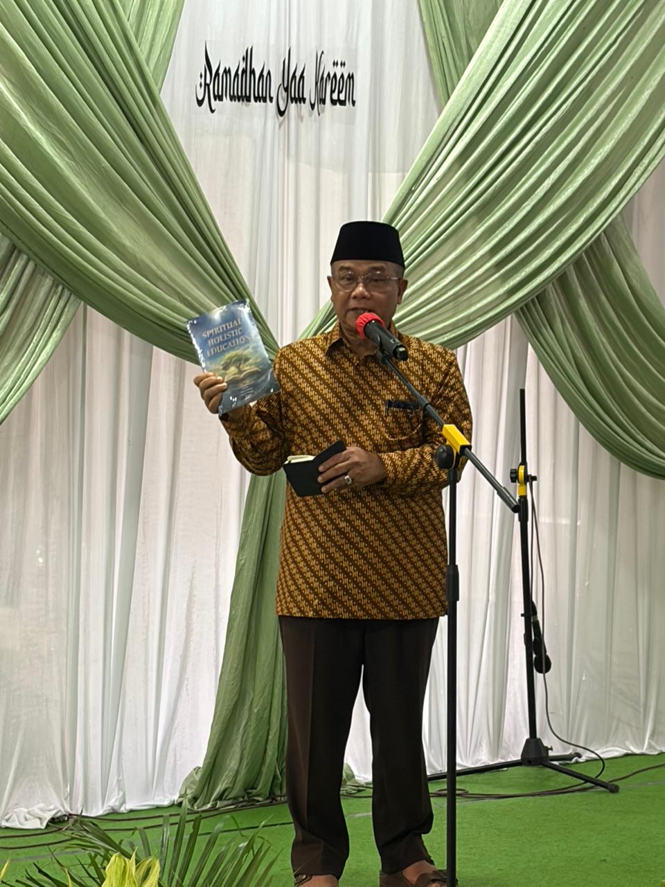 Prof. Asep Saefuddin Soroti Pendidikan Holistik Indonesia dalam Bukber MN KAHMI